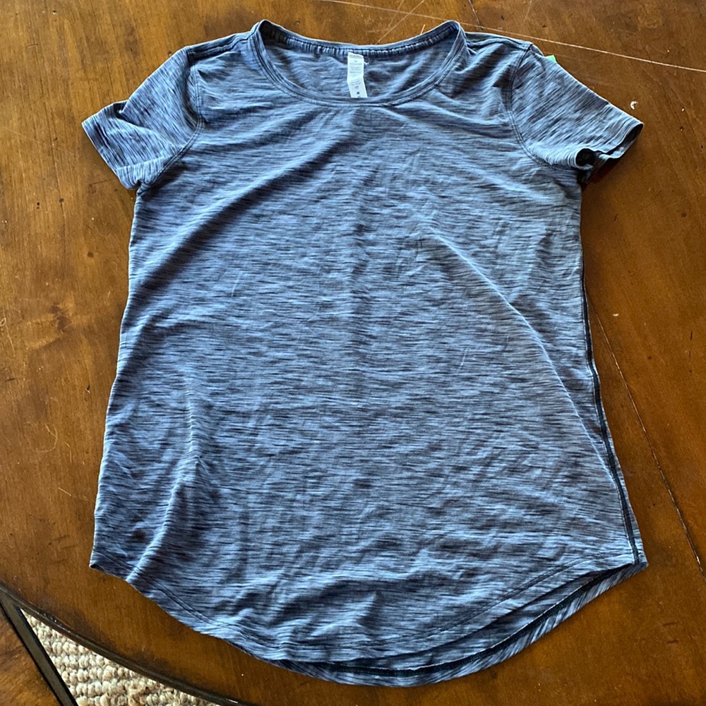 Lululemon love me shirt. Heather gray. Size 4